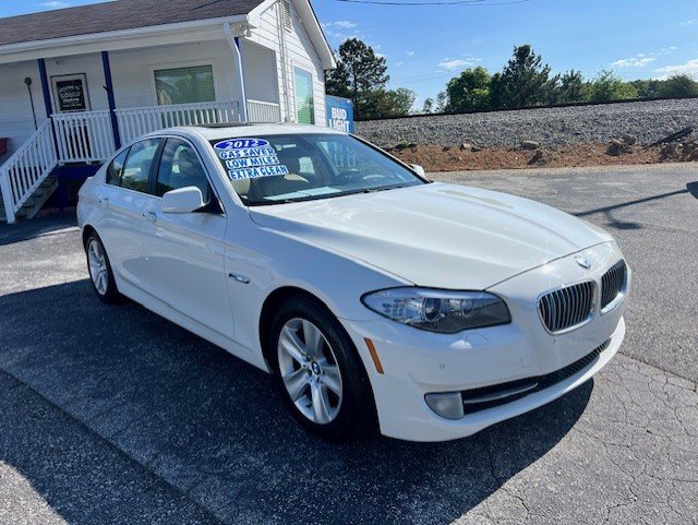 2012 BMW 5 Series 528i Sedan's photo