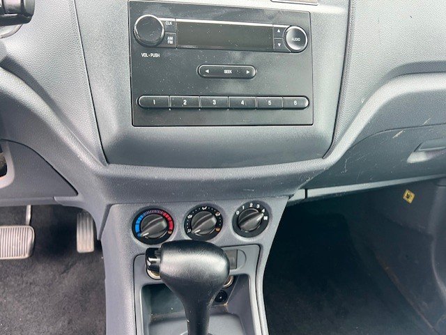 2013 Ford Transit Connect XL - Photo 10